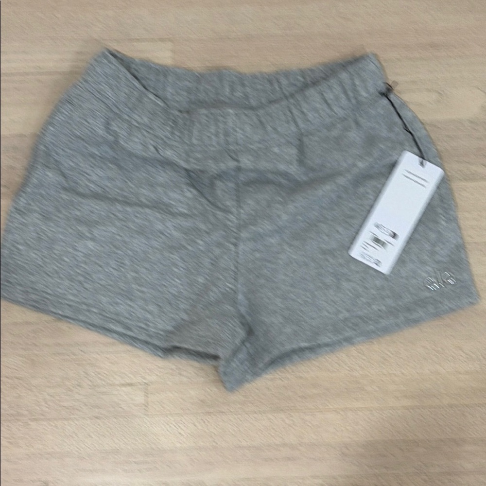 ALO Yoga Women's Heather Gray Athletic Lounge Shorts